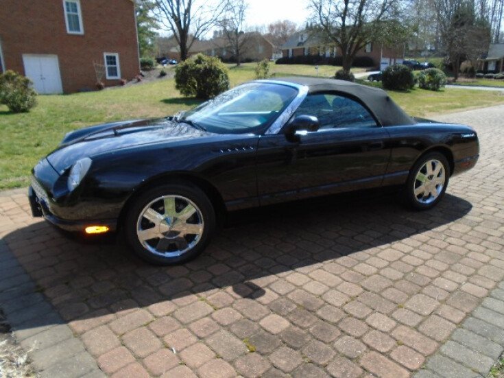 Thumbnail Photo undefined for 2002 Ford Thunderbird